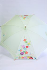 きもの日傘　訪問着　正面から見た