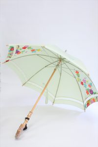 きもの日傘　訪問着　斜めから見た